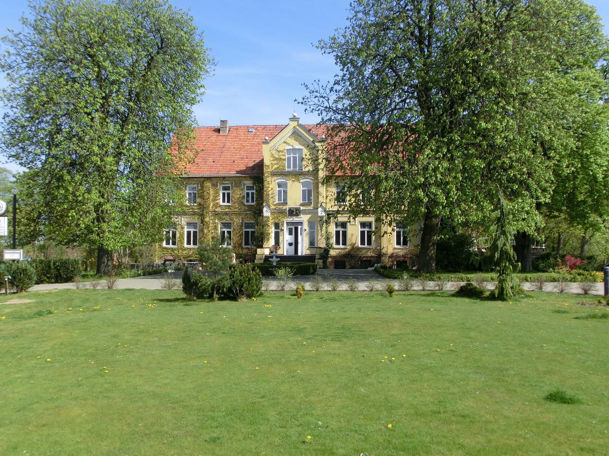 Domane Neu Gaarz Hostel Экстерьер фото
