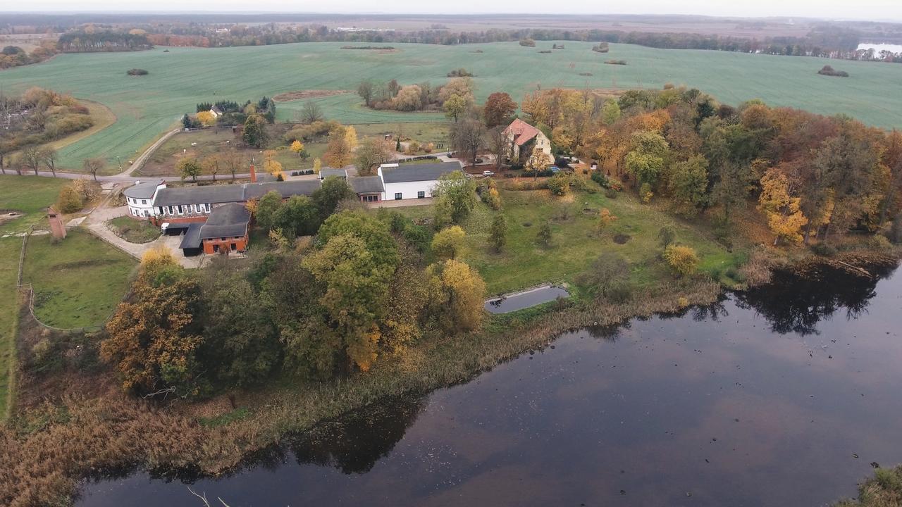 Domane Neu Gaarz Hostel Экстерьер фото