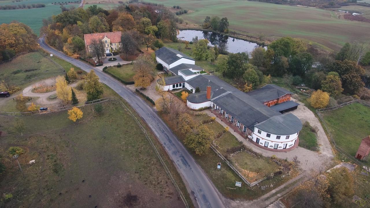 Domane Neu Gaarz Hostel Экстерьер фото